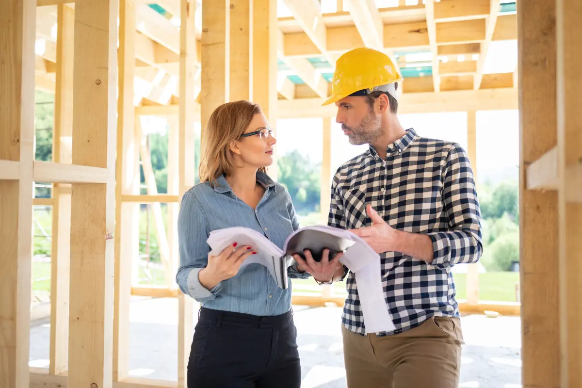 contractor-giving-low-bid-to-skeptical-client